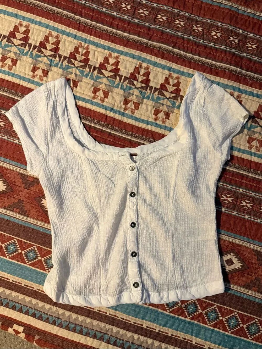 Free People White Textured Short Sleeve Button-Up Top size XS